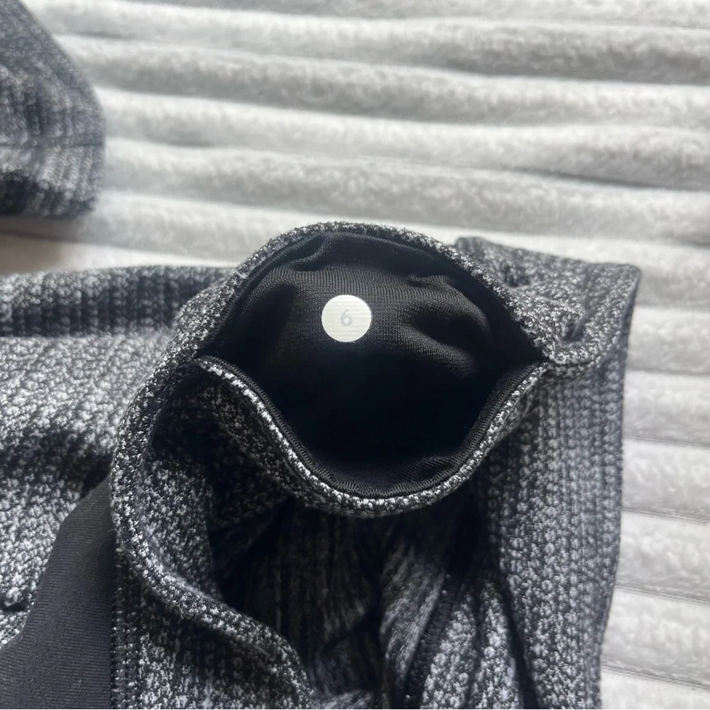 Lululemon Grey Knit Leggings